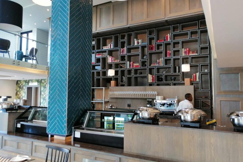 Regency Apartment Hotel Menlyn พริทอเรีย ภายนอก รูปภาพ