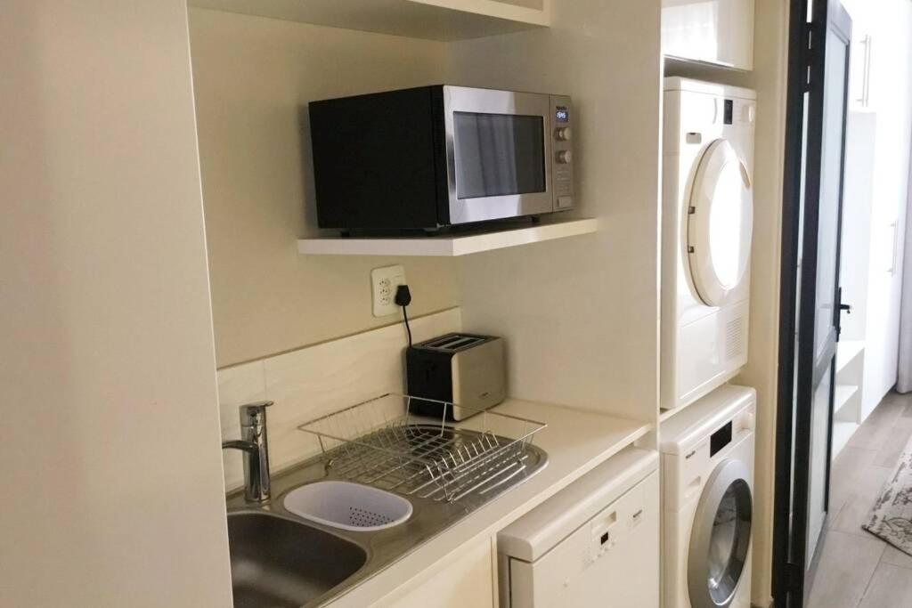 Regency Apartment Hotel Menlyn พริทอเรีย ภายนอก รูปภาพ