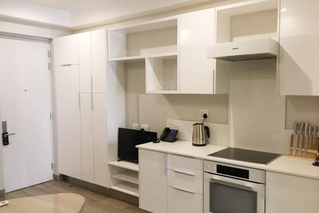 Regency Apartment Hotel Menlyn พริทอเรีย ภายนอก รูปภาพ