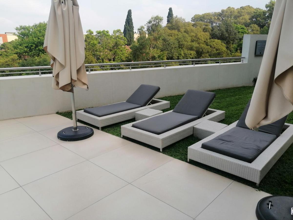 Regency Apartment Hotel Menlyn พริทอเรีย ภายนอก รูปภาพ