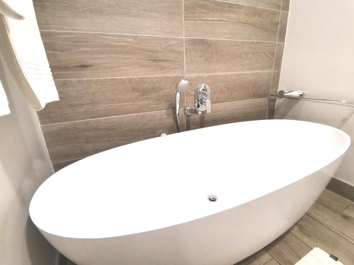 Regency Apartment Hotel Menlyn พริทอเรีย ภายนอก รูปภาพ
